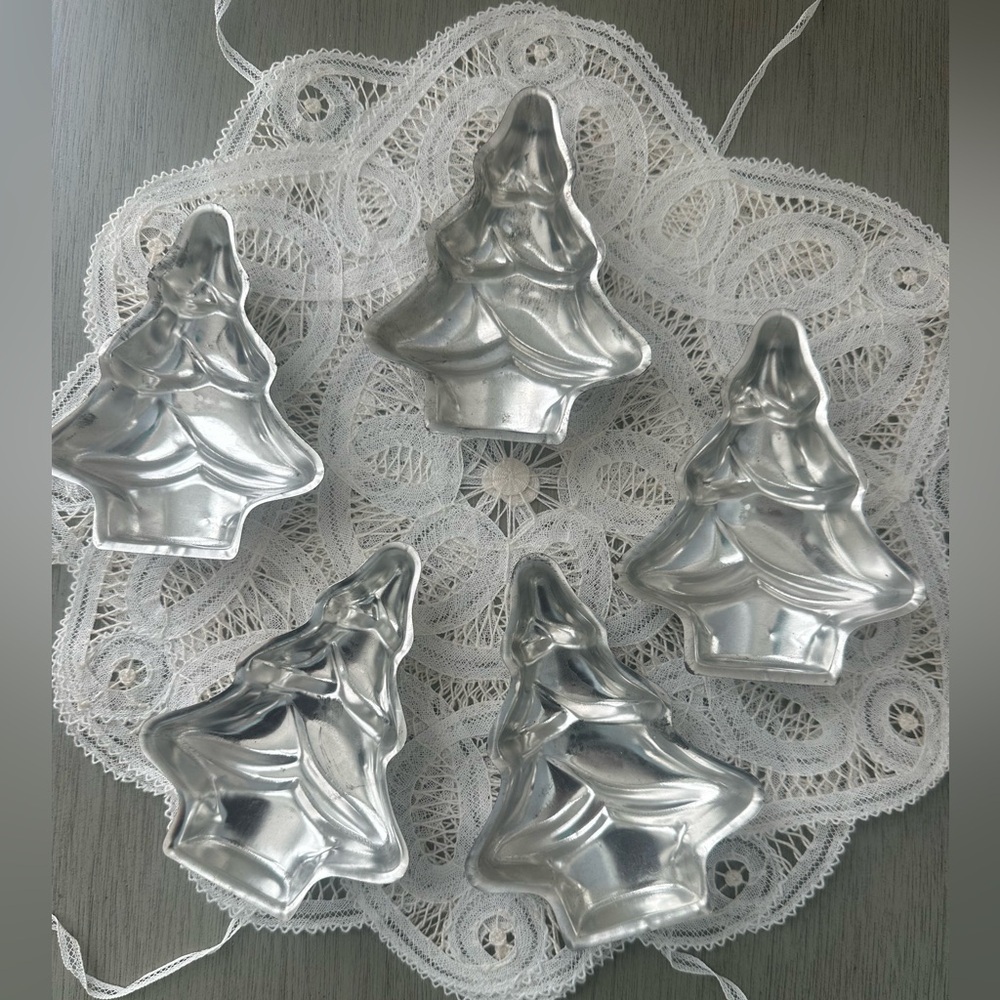 VINTAGE LOT 5 CHRISTMAS TREE BAKING PAN molds